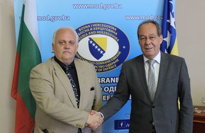 Посланик Валери Йотов се срещна с министъра на отбраната Сифет Поджич