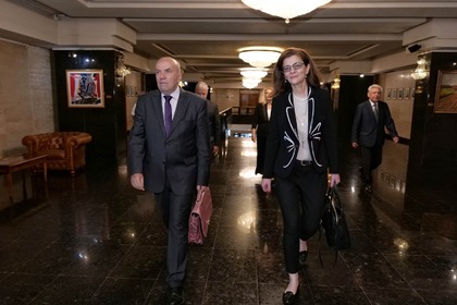 В Министерството на външните работи се състоя церемония по предаването и приемането на поста между Теодора Генчовска и Николай Милков