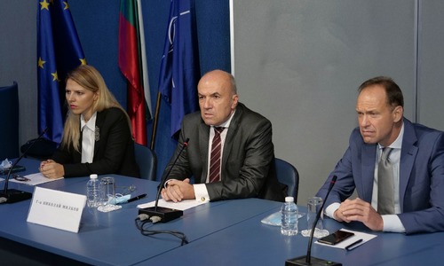 Министър Милков представи екипа си и външнополитическите приоритети на България