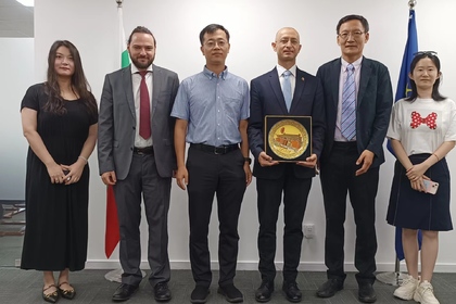 Meeting of Consul General Vladislav Spasov with Prof. Che Shengquan, Executive Director of the Bulgarian Center at Shanghai Jiao Tong University 