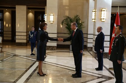 Посланик Надежда Нейнски връчи акредитивните си писма на президента на Турция 