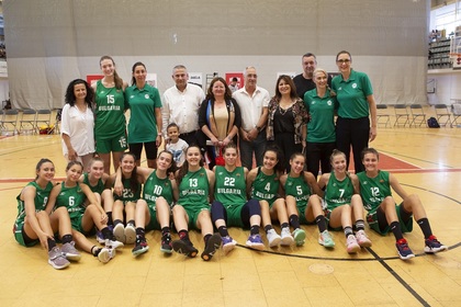 Националният отбор на България по баскетбол за момичета до 15-годишна възраст участва в турнир във Валенсия