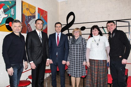 Посещение на дипломати от Посолството на Република България в Украйна в Националната детска библиотека на Украйна