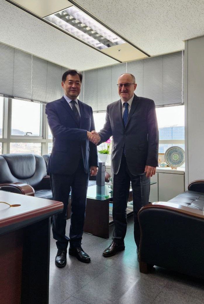 Среща на посланик П. Драганов с Чой Техо, генерален директор на “Бюрото по европейски въпроси“ в МВнР на Република Корея