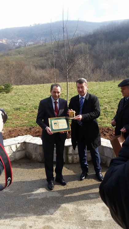 Посланик Ангел Ангелов посади дърво на „Алеята на посланиците“ в Сараево