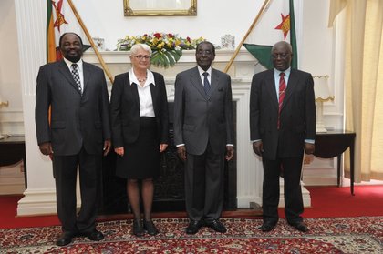 Посланик Катя Делева връчи акредитивните си писма на президента на Република Зимбабве Робърт Мугабе