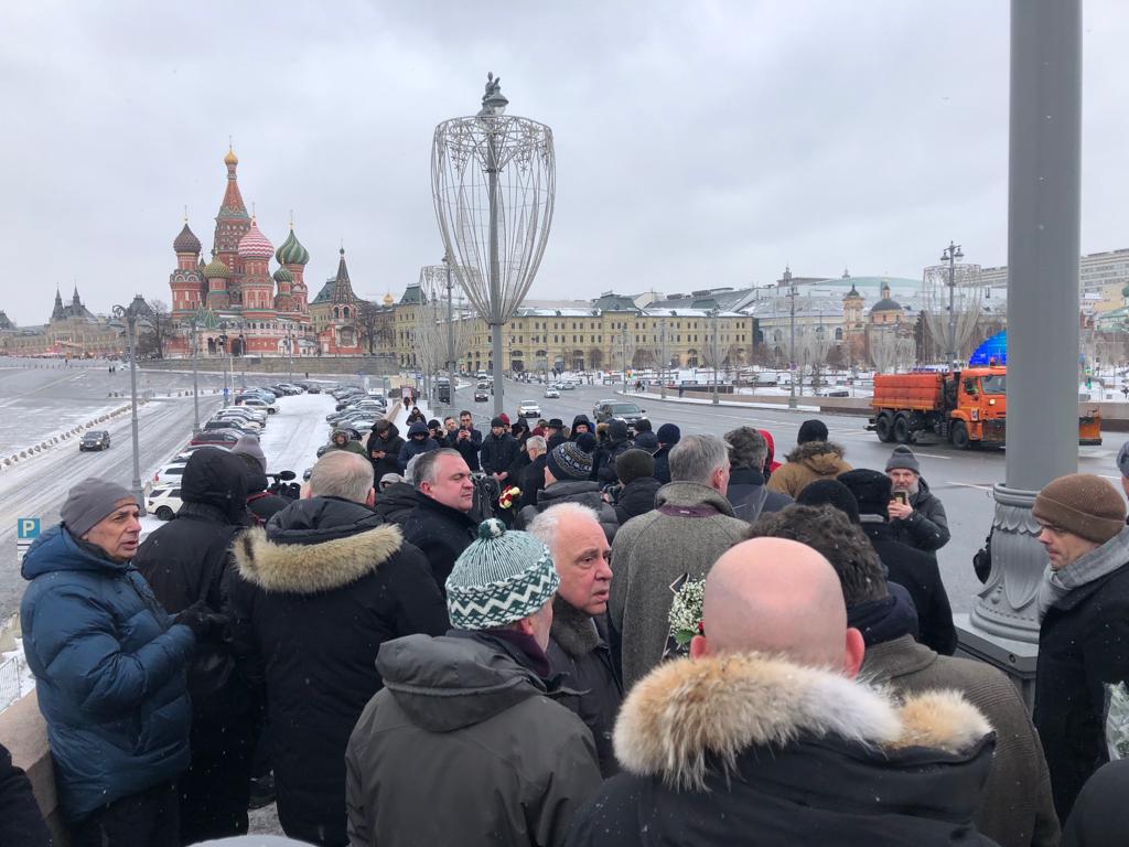 Болгарский посол в Москве почтил память Бориса Немцова