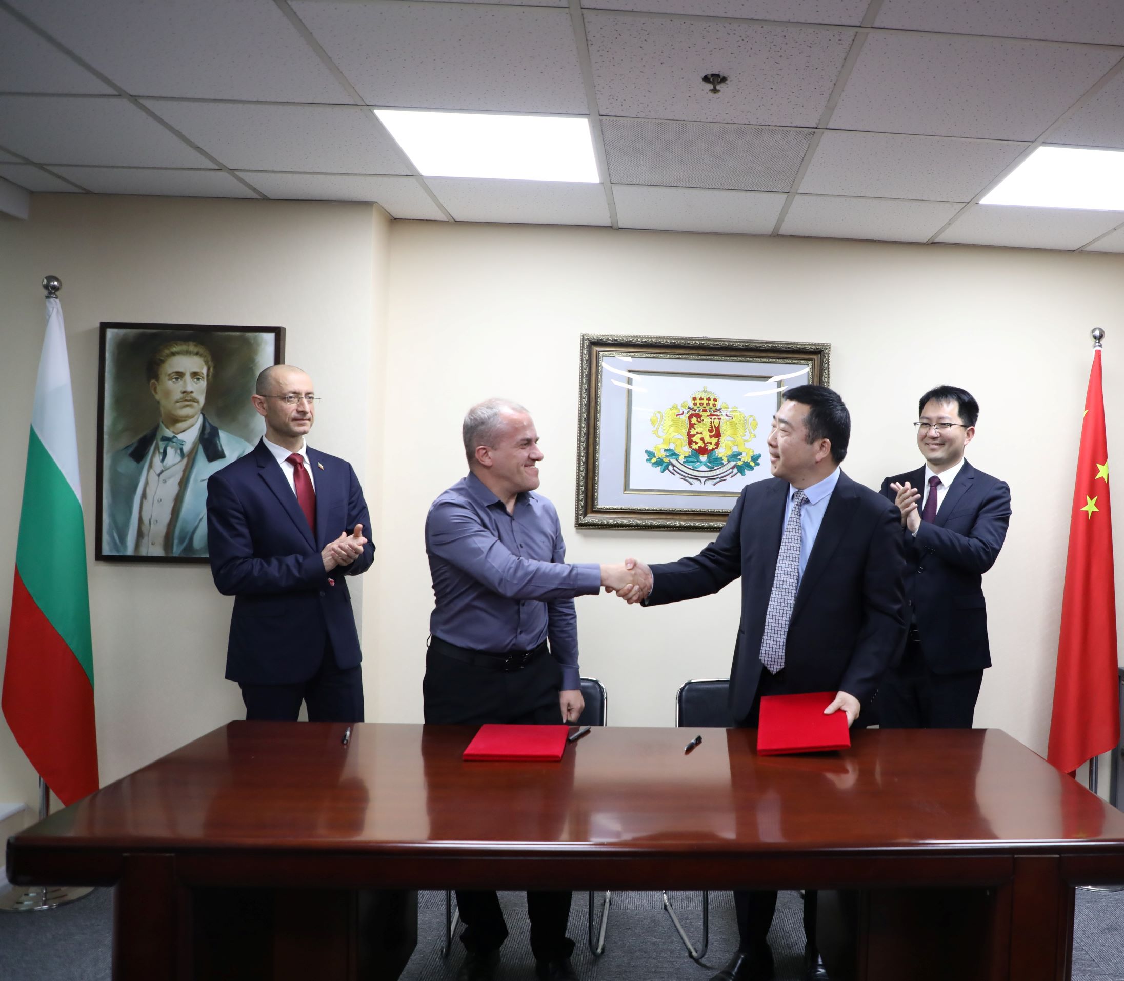 A Bulgarian project for bio-based degradable new material products has been officially launched in the CEEC Industrial Cooperation Park in Ningbo   