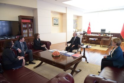 Среща на посланик Надежда Нейнски с лидера на Народнорепубликанската партия Кемал Кълъчдароглу