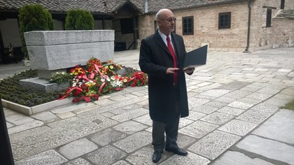 Полагане на цветя на гроба на Гоце Делчев