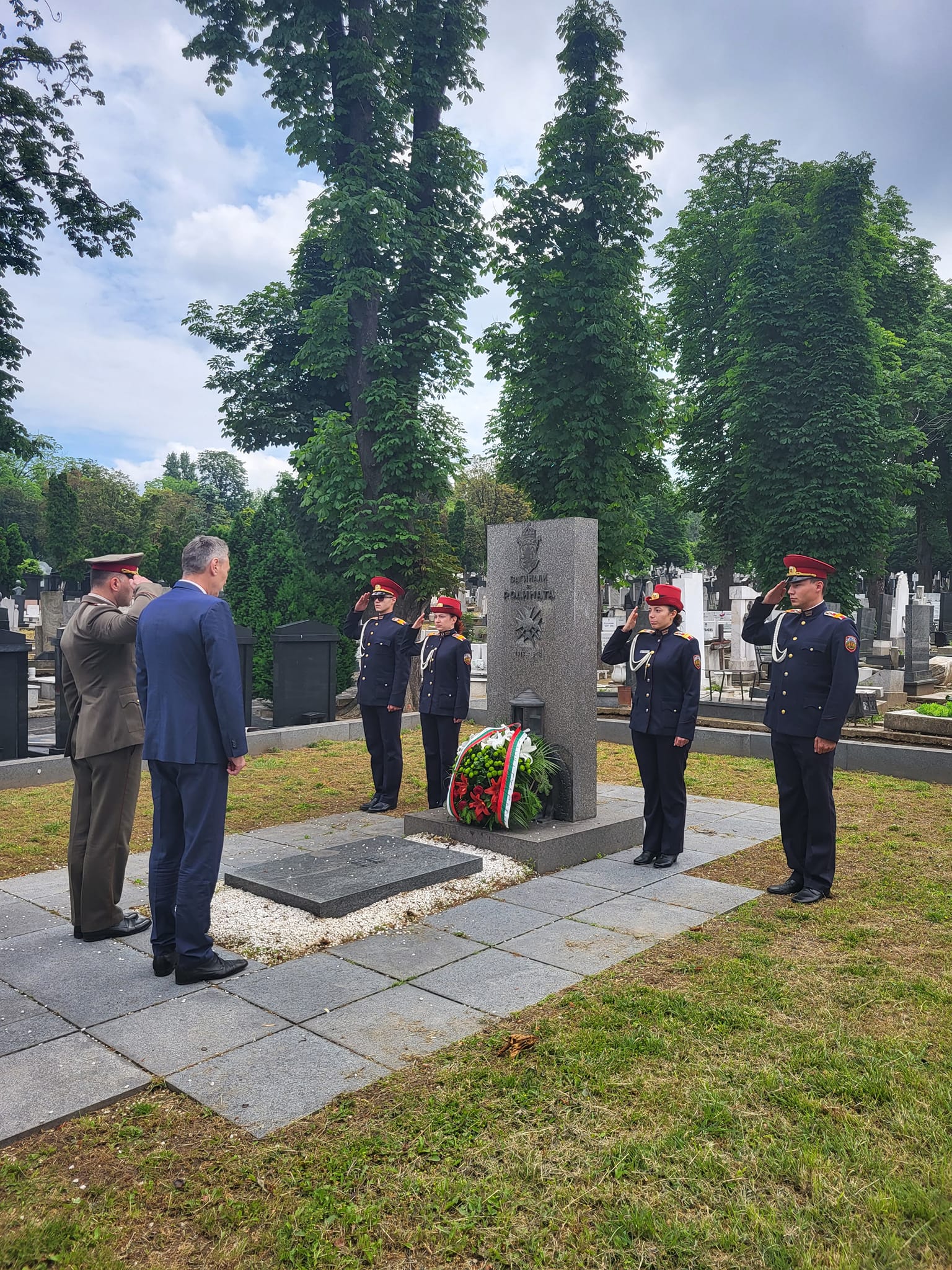 Ветерани и делегация на Министерството на отбраната на България посетиха Белград   