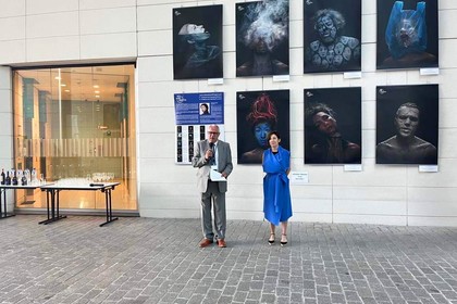 В Брюксел бе открита изложбата „Ние сме Земята“ на българския художник Радослава Боор,  