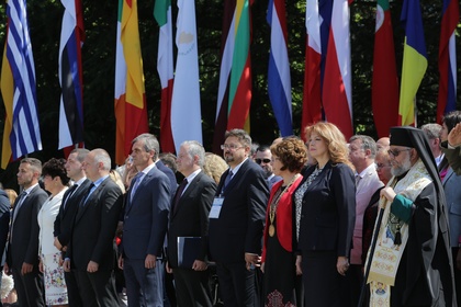 Minister Ivan Kondov participates in Kazanlak in the procession in memory of Botev and the heroes who died for the freedom of Bulgaria and in the opening of the XVIII World Meeting of Bulgarian Media